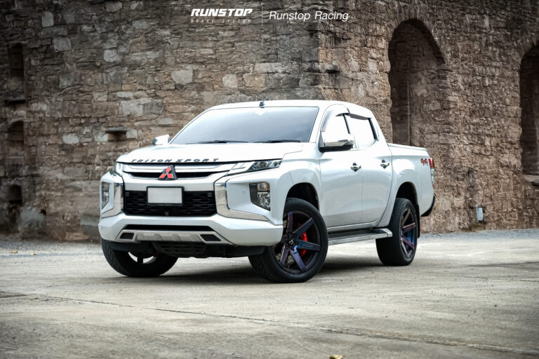 Mitsubishi Triton 4WD x R8 & R3r